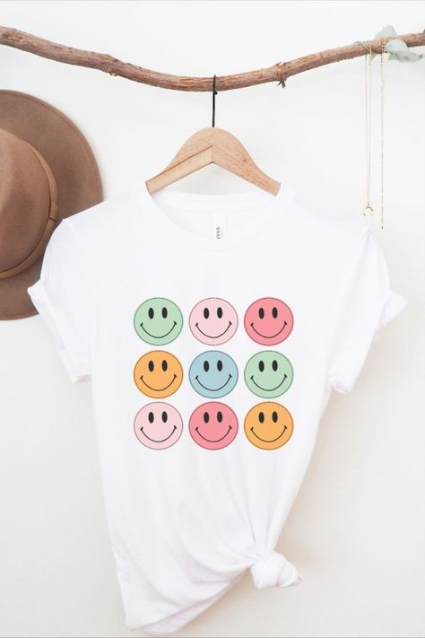 Pastel Colored Smile Faces Back to school clothes back to school tee Clothes Back To School, Happy Face Shirt, Oversized Shirt Outfit, Back To School Clothes, T Shirt Painting, School Tees, School Clothes, Eco Bag, Back To School Outfits