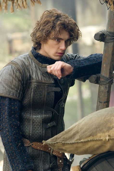 Tristan - James Franco in Tristan and Isolde, set in the 6th century (2006). Tristan And Isolde Movie, Tristan Isolde, Character Inspiration Male, James Franco, Fantasy Photography, Joaquin Phoenix, To Be Kind, Medieval Clothing, Lorde