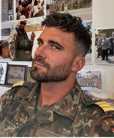 Police Haircut Men, Military Man Pictures, Old Men Aesthetic, Military Haircut For Men, Old Man Aesthetic, Hot Old Man, Military Haircuts Men, Boys Haircut Styles, 남성 근육