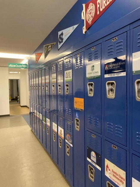 Usa High School, High School Study, Life In Usa, School Hallways, American High School, School Lockers, High School Life, Exchange Student, School Study