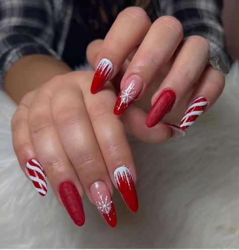 Modele Thonjsh, Sabrina Tattoo, Braids Colors, 2022 Nails, Unghie Sfumate, Christmas Gel Nails, Festival Nails, New Year's Nails, Pedicures