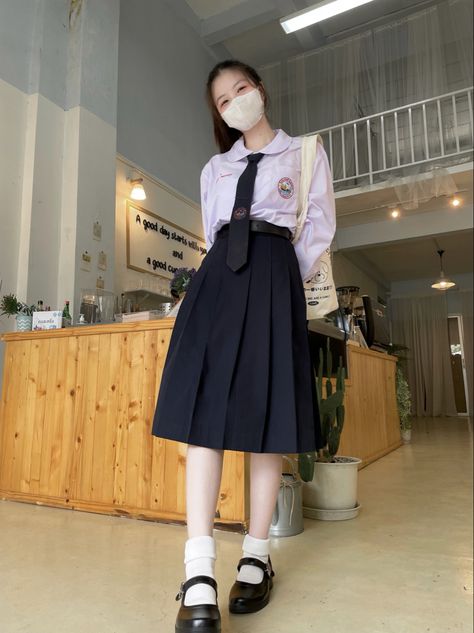 School Long Skirt Outfits, Long Skirt School Uniform, Long Skirt Uniform, Thai Student Uniform, Uniform Long Skirt, Long Dress Korean Style, Long Dress Korean, Korean Style Winter, School Uniform Dress