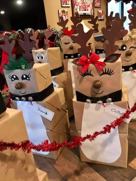 Reindeer Stacked Presents, Reindeer Wrapping Ideas Brown Paper, Reindeer Wrapped Presents, Reindeer Christmas Wrapping Ideas, Christmas Gift Towers For Kids, Reindeer Christmas Present Boxes, Reindeer Gift Wrapping Ideas, Reindeer Boxes For Christmas, Christmas Tower Ideas