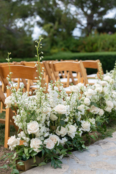 These beautiful green and white aisle flowers were the perfect addition to this stunning La Venta Inn wedding in Palos Verdes. Photographer: Jenna Rose Photo | Florist: Little Hill Floral Designs La Venta Inn, White Aisle Flowers, Ceremony Aisle Flowers, Ceremony Aisle, Aisle Flowers, Wedding 2025, Rose Photo, Inn Wedding, La Wedding