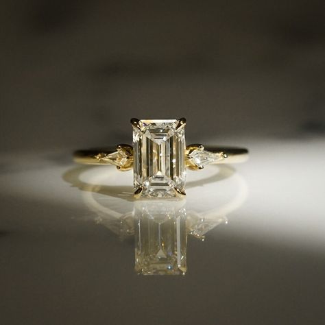 Emerald cut wedding set