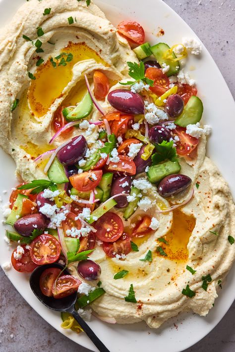 Hummus Olive, Loaded Hummus, Shawarma Chicken, Hummus Salad, Main Entrees, Resep Salad, Front Porch Christmas Decor Ideas, Resep Diet, Front Porch Christmas