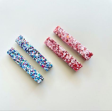 #glitter hair accessories #alligatorclips #diy Alligator Clips Diy, Glittery Hair, Bead Hair, Bead Hair Accessories, Baby Hair Accessories, Alligator Clips, Glitter Hair, Hair Beads, Diy Hair Accessories