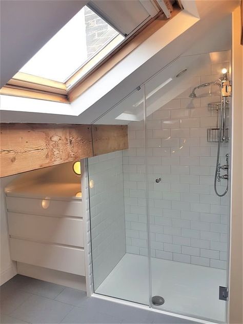 Ensuite In Eaves, Attic Ensuite, Loft Bathroom Ideas, Sloped Ceiling Bathroom, Loft Ensuite, Attic Shower, Small Attic Bathroom, Bathroom Loft, Ensuite Shower Room