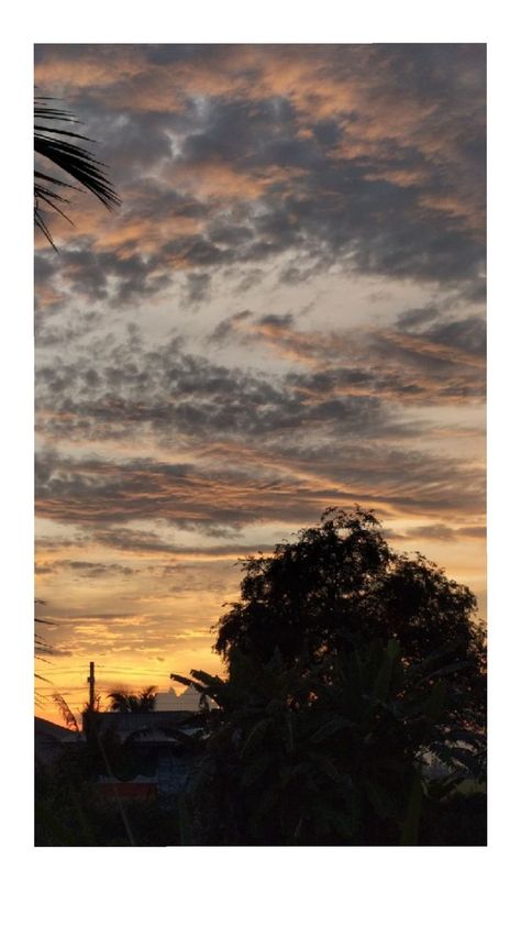 Sunset Skies Aesthetic, Fake Sunset Snaps, Fake Photos For Instagram, Sun Sky Aesthetic, Sunset Pictures Instagram, Sunset Aesthetic Instagram Story, Nature Sky Aesthetic, Sunset Sky Photography, Aesthetic Nature Photography