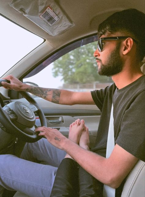 #love #couplegoals #aesthetic #driving #mine #him Couple Long Drive Car, Couple Car Poses Aesthetic, Car Photos With Boyfriend, Driving Couple Aesthetic, Boyfriend Driving Snapchat, Couple Photo In Car, Driving With Boyfriend, Drive With Boyfriend, Couple Driving Aesthetic