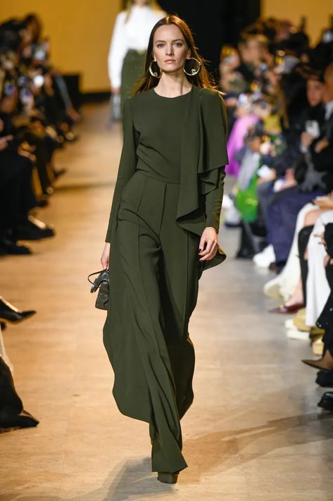 Olive Green Outfit, Runway Fashion Looks, Fw 2024, Elie Saab Fall, Show Collection, Estilo Chic, March 2024, Dreamy Dress, Fashion Show Collection