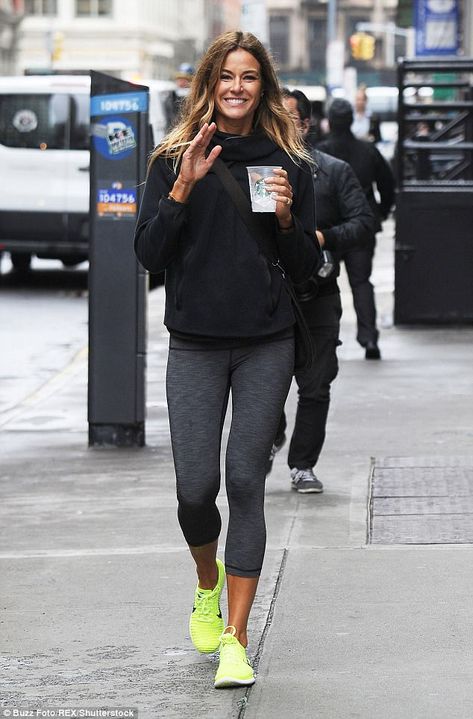 Sporty Outfits For Women, Kelly Bensimon, Casual Sporty Outfits, Class Outfits, Working Out Outfits, Fitness Outfits, Workout Attire, Athleisure Outfits, Sport Chic