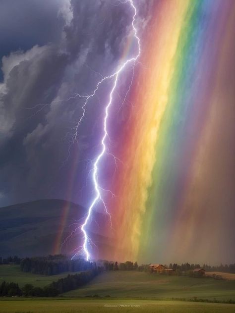 Thunder And Lightning Aesthetic, Rainbow And Lightning, Science Knowledge, Thunder And Lightning, Star System, Natural Building, Sky Photos, Heaven On Earth, Planet Earth