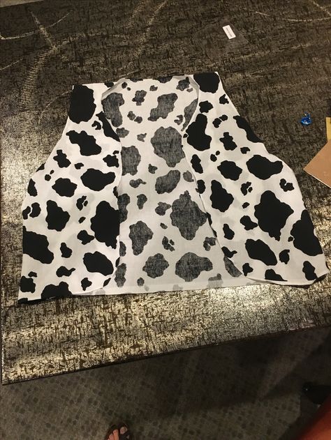 DIY • Woody Cowprint vest Spooky Black, Couple Costumes, Spirit Week, Couples Costumes, Cow Print, Black Tie, Animal Print Rug, Halloween Costume, Halloween Costumes