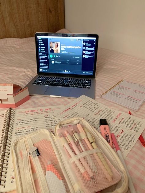 Pink Study, Romanticizing Studying, Academic Comeback, Romanticize School, Study Girl, Studying Motivation, Romanticising School, Pretty School Supplies, Study Vibes