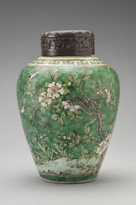 Jar and Cover  Artist/maker unknown, Chinese  Geography: Made in China, Asia Period: Qing Dynasty (1644-1911) Date: Kangxi Period (1662-1722... Chinese Pattern, Art Nouveau Antiques, Chinese Vase, Chinese Pottery, Philadelphia Museum Of Art, Pottery Crafts, Antique Vase, Jar Vase, Chinese Ceramics