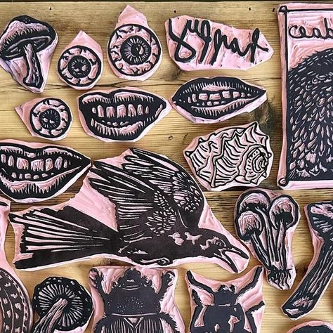 Block Prints Ideas, How To Carve Stamps, Making Stamps Diy, Carved Stamps Ideas, Linocut Diy, Stamping Clothes, Blockprint Ideas, Stamp Carving Ideas, Stamp Linocut