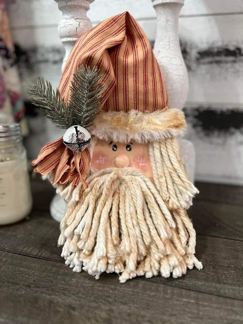 Wood Gnomes Crafts, Santa Wood Block Craft, Rustic Santa Wood, Small Diy Christmas Decorations, Crafts With Mop Heads, Santa Mop Head, Mop Santa Head, Santa Claus Wood Crafts, Mop Crafts Ideas