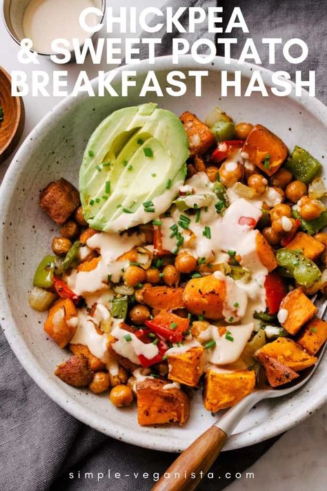 Chickpea Hash, Chickpea Sweet Potato, Burrito Vegan, Sandwich Vegetarian, Sweet Potato Breakfast Hash, Potato Breakfast, Healthy Brunch Recipes, Healthy Brunch, Breakfast Hash