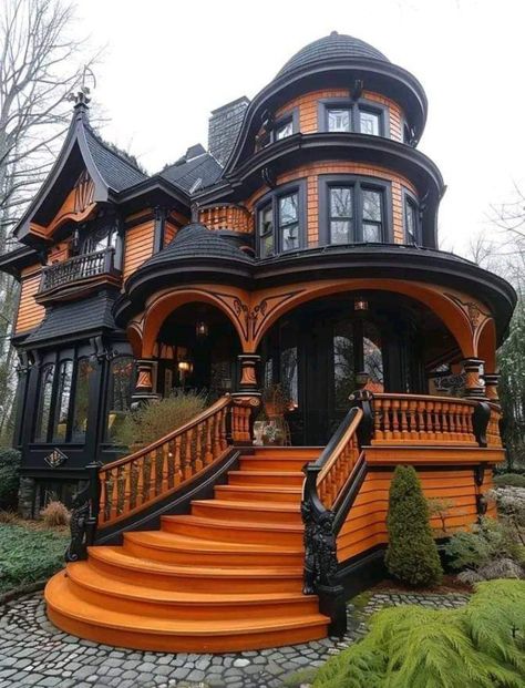 Victorian Gothic House Exterior, Gothic Houses, Gothic Homes, Vampire House, Fairytale Houses, Old Victorian Homes, Fairytale House, Victorian Style Homes, Castle House