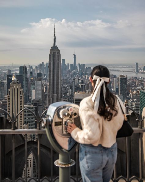 Nyc Observation Deck, New York Empire State Building Aesthetic, Ny Astethic, New York Photo Aesthetic, New York Trip Packing List, Photos In New York Ideas, Nyc Photo Inspiration, New York Hidden Gems, New York Aesthetic Photos