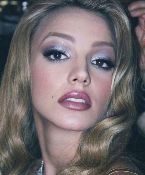 Britney Spears Makeup, 00s Makeup, 90’s Makeup, 2000 Makeup, 2000s Makeup Looks, 80’s Makeup, 90s Makeup Look, 00s Mode, Y2k Makeup