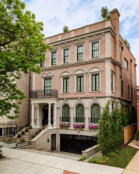 front-exterior-brick-town-home-f4ac3474 Brownstone Homes, Townhouse Exterior, Luxury Townhouse, Apartment Exterior, Chicago House, Classic Architecture, Building A New Home, Dream House Exterior, Story House