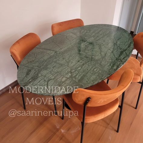 Mesa oval de jantar Saarinen Base modelo tulipa e tampo em marmore verde guatemala na medida de 150x090 Na Modernidade de Moveis transformamos seus sonhos de decoração em realidade. ✨ Descubra nossa linha exclusiva de mesas sob medida, feitas com amor em São Paulo e entregues em todo o Brasil! #mesasaarinenm #mesasobmedida #mesatulipa #mesaovalverdeguatemala #mesa Mesa Oval, Mendoza, Guatemala