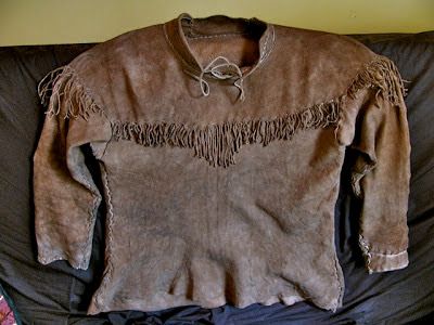 Buckskin Pullover Mountain Man Clothing, Mountain Man Rendezvous, Aged Clothing, Culture Clothing, Hoodie Pattern, Man Clothing, Leather Armor, Mountain Man, Living History