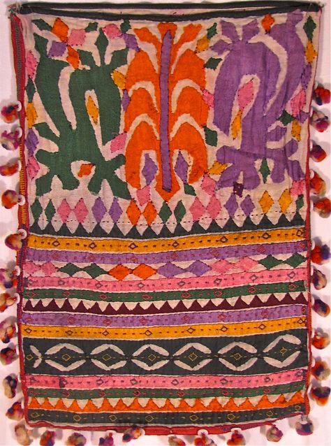 Turkish Textiles, Asian Textiles, Ajrakh Prints, Ornament Drawing, Asian Bridal Dresses, Indian Embroidery, Indian Textiles, Dress Design Sketches, Art Deco Pattern