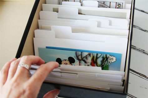 emuse: Storing and organising postcards Postcard Storage, Postcard Organization, Filing System, Postcard Collection, Small Organization, Old Postcards, Vintage Postcards, Electronic Products