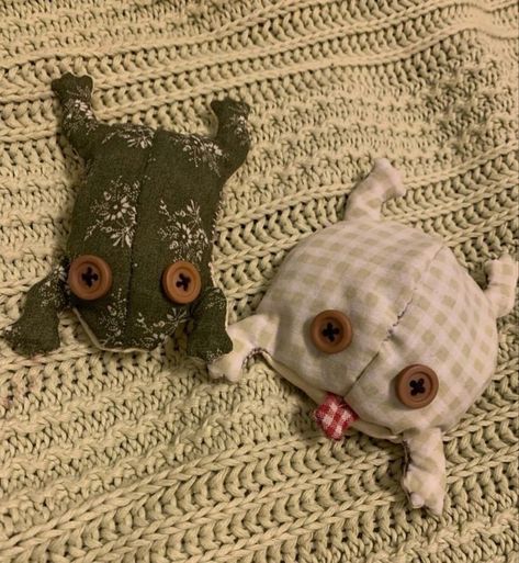 Diy With Kids, Desain Editorial, Cute Sewing Projects, Sewing Stuffed Animals, Cute Stuffed Animals, 영감을 주는 캐릭터, Cute Crafts, Crafts To Do, Stuffed Animals