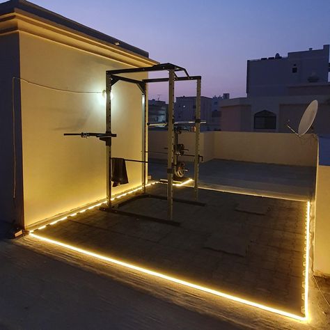 Rooftop Gym Home, Rooftop Gym Ideas, Carport Gym Ideas, Terrace Gym Ideas, Outdoor Gym Ideas Backyards, Patio Gym Ideas, Roof Gym, Terrace Gym, Rooftop Gym