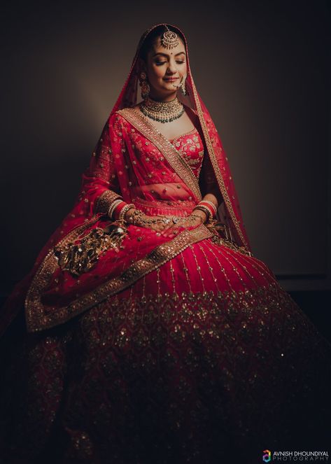 Wedding Pictures Of A Bride Whose Elegance & Grace Will Win Your Heart! - Wedbook Indian Wedding Bride Photoshoot, Bride Solo Poses, Bride Photoshoot Ideas, Bride Fashion Photography, Couple Story, Bridal Shoots, Bridal Pose, Indian Bride Poses, Indian Bride Photography Poses