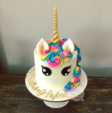 Rainbow unicorn Cake @smallandsimpleconfections #smallandsimpleconfections #RainbowUnicorn #UnicornCake #RainbowCake #RainbowUnicornCake… Diy Unicorn Cake, Easy Unicorn Cake, Unicorn Birthday Party Cake, Unicorn Cake Pops, Cake Unicorn, Rainbow Unicorn Cake, Savory Cakes, Cake Diy, Diy Unicorn