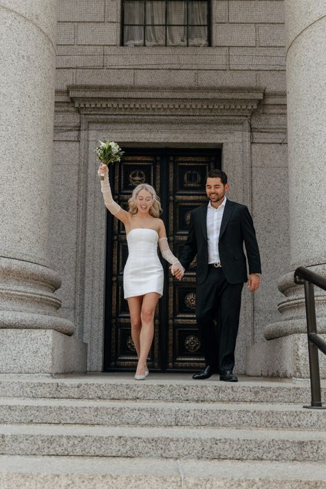 A timeless, glamorous elopement at New York City Hall | jennifermorrisphotography.com Allegheny Courthouse Wedding, Classy Courthouse Wedding Dress, New York Wedding Dress, Funny Elopement Photos, City Hall Elopement Dress, City Hall Wedding Dress Civil Ceremony Simple Photo Ideas, Timeless Wedding Style, Town Hall Wedding Photos, Simple Elopement Dress City Hall Weddings