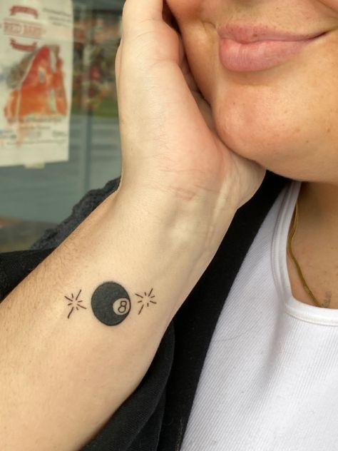 Small Round Tattoos, Round Tattoo Placement, Round Tattoo Ideas, Eight Ball Tattoo, Magic 8 Ball Tattoo, Tattoo Left Arm, 8 Ball Tattoo, Tattoo Composition, Round Tattoo