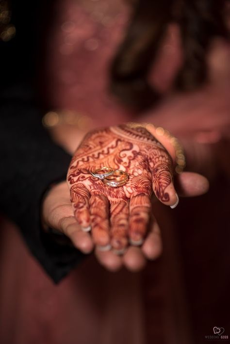 Engagement Ring Photoshoot, Indian Engagement Photos, Engagement Portraits Poses, Engagement Ring Photography, Ring Photoshoot, Indian Engagement Ring, Indian Wedding Rings, Engagement Shoots Poses, Indian Engagement