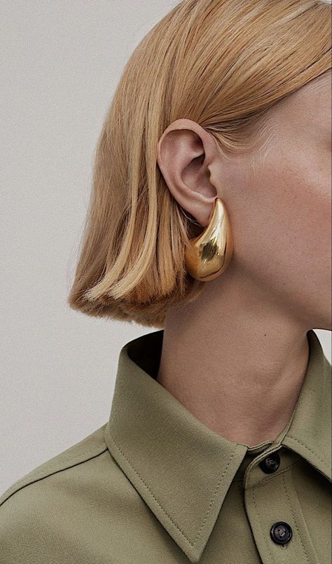 Bottega veneta earrings Chunky Gold Hoop Earrings, Moda Punk, Dope Jewelry, Jewelry Photography, Gold Drop Earrings, Gold Fashion, Ear Jewelry, Mode Style, Teardrop Earrings