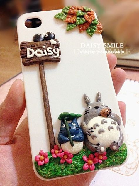 Clay Phone Cover, Clay Totoro, Fimo Diy, Polymer Clay Tutorials, Diy Polymer Clay, Clay Works, Phone Covers Diy, Polymer Clay Miniatures, Clay Miniatures