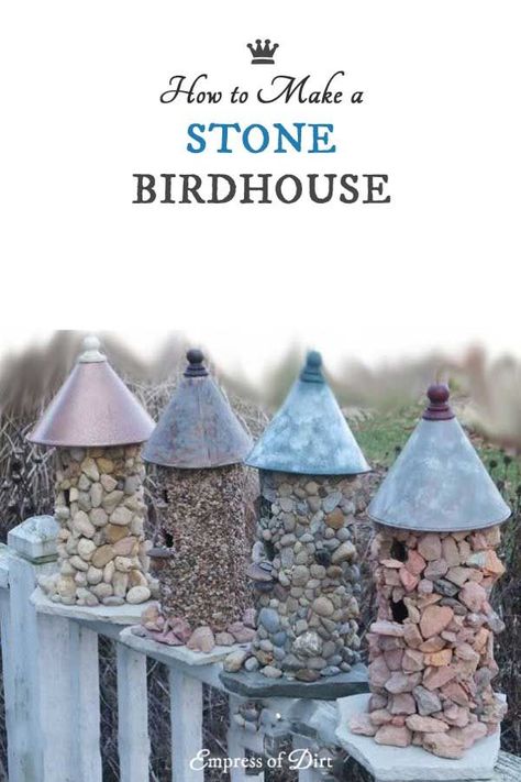 Stone birdhouses are easy to make and, with the right materials, can be kept in the garden year-round. The trick is to use a sturdy wood birdhouse as the base, and attach stones with the right adhesive for a lasting bond. All the information is in this tutorial. Stone Birdhouses, Wood Birdhouses, Bird House Kits, Bird Aviary, Bird Houses Diy, Garden Art Projects, How To Attract Birds, Samos, Stone Crafts