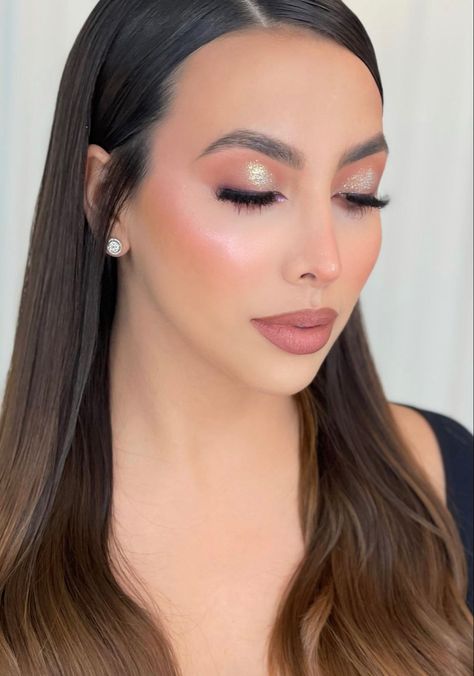 Maquillaje Baby Shower Mama, Baby Shower Makeup Looks, Baby Shower Makeup Ideas, Baby Shower Makeup, Bridal Makeup Red Lips, Red Lipstick Makeup Looks, Red Lipstick Makeup, Event Makeup, Red Lip Makeup