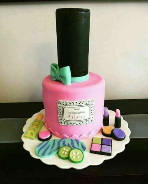 Spa Birthday Cake, Nail Polish Cake, Makeup Birthday Cakes, Harry Potter Birthday Party Ideas, Spa Cake, Kids Spa Party, Girl Spa Party, Kids Spa, Spa Birthday Parties