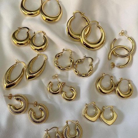 Acssesories Trend 2024, White Jewelry Aesthetic, Earrings Trend 2024, Accesories Outfit Jewelry, Trending Jewelry 2024, Trendy Jewelry 2024, Jewelry Trends 2024, Classy Gold Jewelry, Gold Ear Jewelry