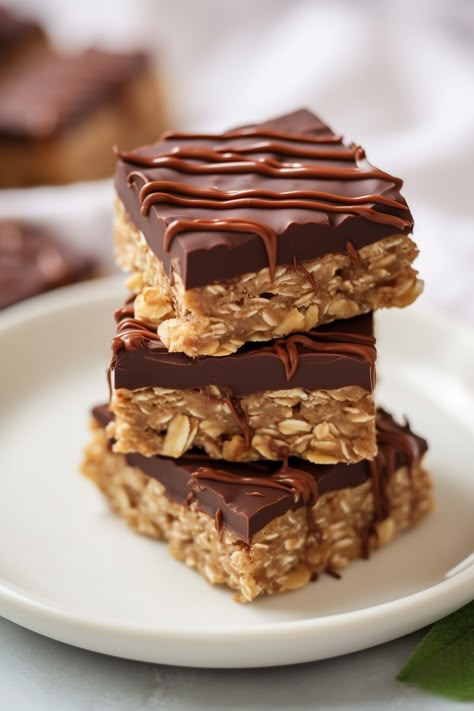 No Bake Chocolate Oat Bars, Oat Bars Recipe, Peanut Butter And Oats, Chocolate Oat Bars, Peanut Butter Oat Bars, Oat Bar Recipes, Chocolate Peanut Butter Bars, Tasty Food Recipes, Peanut Butter Oats