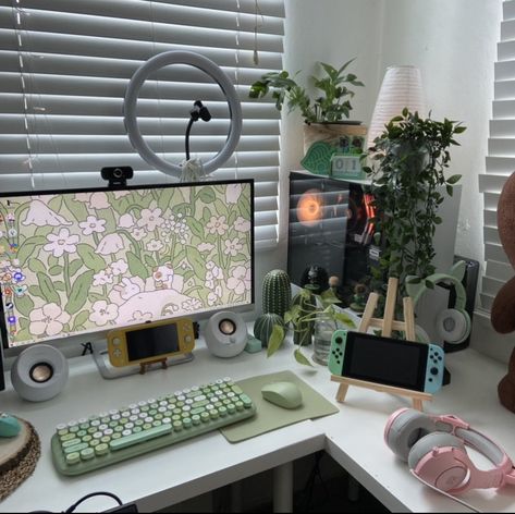 Gaming Setup Essentials, Pc Setup Inspiration, White Corner Desk Setup, Xbox Desk Setup, Gaming Setups Aesthetic, Desktop Pc Setup, Pc Aethestic, Ikea Cozy Bedroom, Gaming Desk Setup Aesthetic