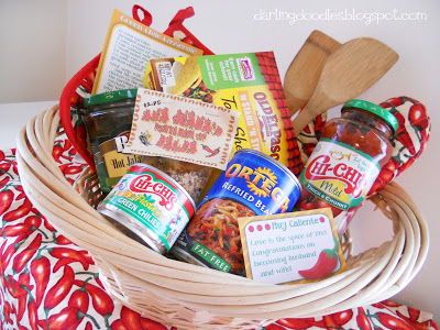 21 DIY gift baskets that really are perfect for any occasion! These DIY gift baskets will be loved by all! #DIYgiftbaskets #giftbaskets #DIYbasket Chinese Auction, Raffle Ideas, Auction Basket, Raffle Basket, Auction Baskets, Raffle Baskets, Themed Gift Baskets, Diy Gift Baskets, Shower Bebe