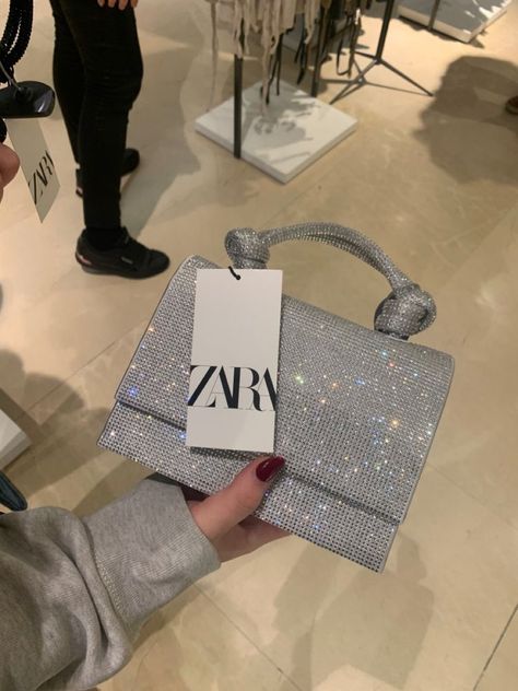 Silver Designer Bag, Zara Aesthetic, Zara Purse, Sacs Tote Bags, Zara Bag, Zara Handbags, Hand Bags For Women, Luxury Bags Collection, Psychology Student