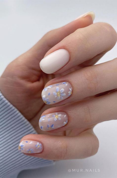 spring nail art, spring nails, nail art, nail trends, nail art inspiration, nail ideas Pale Floral Nails, Lavender Colour Nails, Soft Floral Nails, Pastel Wedding Nails, Watercolor Flower Nails, Baby Nails Design Pregnancy, Simple Nail Art For Short Nails, Hydrangea Nails, Short Floral Nails