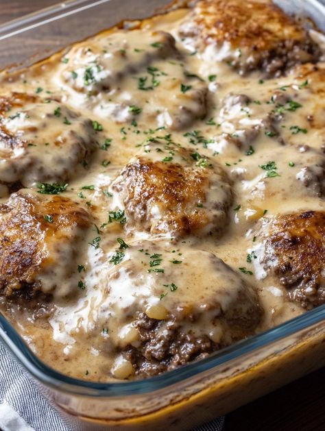 Amish Hamburger Steak Bake Creative Dinners, Layered Taco Bake, Steak Bake, Hamburger Dinner, Hamburger Meat Recipes Easy, Baked Hamburgers, Easy Hamburger Casserole, Hamburger Steak Recipes, Hamburger Meals